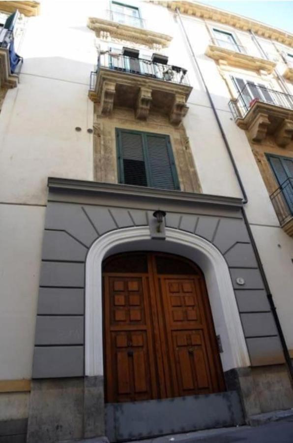 Ballarhouse Palermo Exterior foto